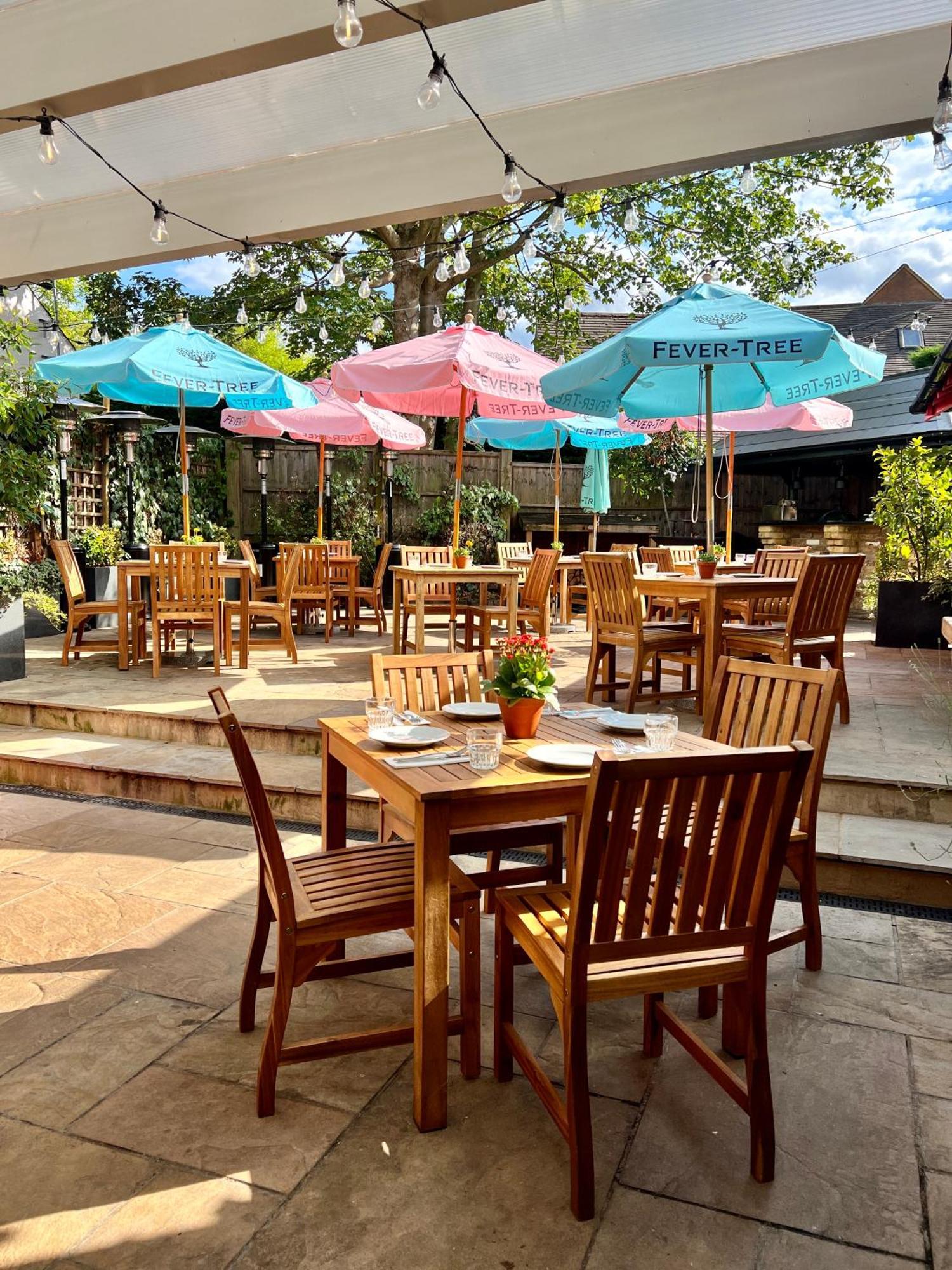 Jose Pizarro The Swan Inn Esher Dış mekan fotoğraf